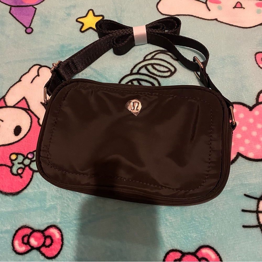 Black Lululemon Crossbody Bag